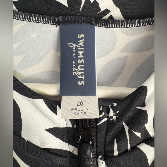 Swimsuits For All Black and White Tropical Floral Swimsuit - Picture 4 of 5